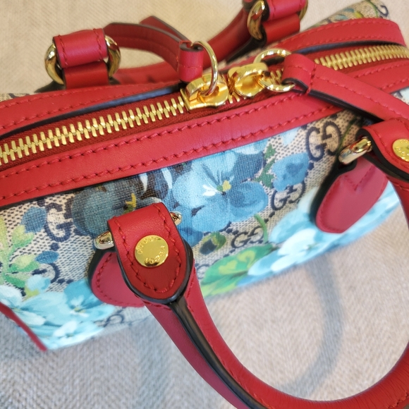 Brand new Gucci mini purse - Picture 3 of 11